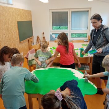 Projektmonat wasser - kleine Naturwissenschaftler unterwegs Hort: Holzwerken - und schöner wird der Eingangsbereich unserer Kita Holzwerkstatt (3)