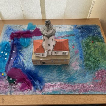 Mein kleiner grüner (oder blauer?) Kaktus ... (Klasse 5) Ein Leuchtturm im Wasser - nach Schnittvorlage (Klasse 4) 12-compressed