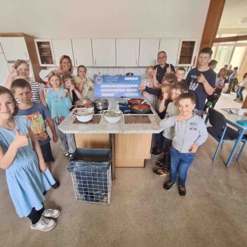 Ostergeschenke - und nebenbei eine Handarbeitstechnik lernen Gesundes Hortessen an der Heideschule Radeberg ist eine Erfolgsgeschichte Lions4