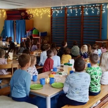 Projektmonat wasser - kleine Naturwissenschaftler unterwegs Abschluss unseres Erntemonats - Kinder bereiten ein leckeres Frühstück PHOTO-2024-10-02-17-38-53