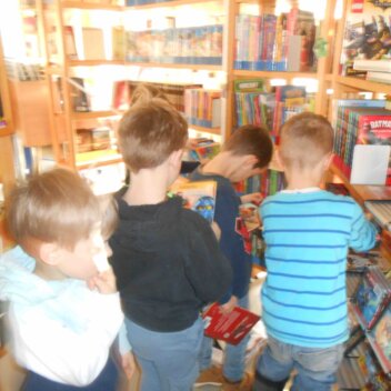 Blauer Tag - die Feuerwehr war da! Lesen ist unangestrengte Bildung ... und verleiht Flügel für unser eigenes Leben HWBibi1k