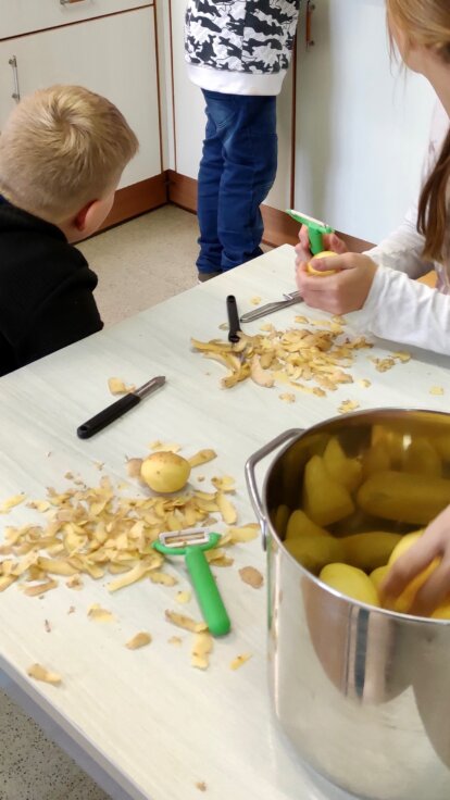 Bau auf, bau auf … – konstruieren Kochprojekt – lebenspraktische Kompetenz Kartoffelnschälen