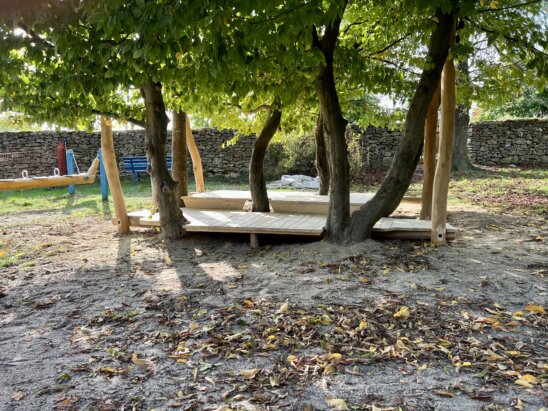 Podest neu (Rollen-/ Theaterspiel) Podest neu (Rollen-/ Theaterspiel)