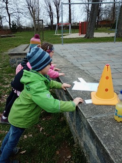 Formen – Mathematik ist spannend! Ferienspaß im Hort: fit in den Frühling - Bewegung ist heute alles Formen – Mathematik ist spannend! Ferienspaß im Hort: fit in den Frühling - Bewegung ist heute alles