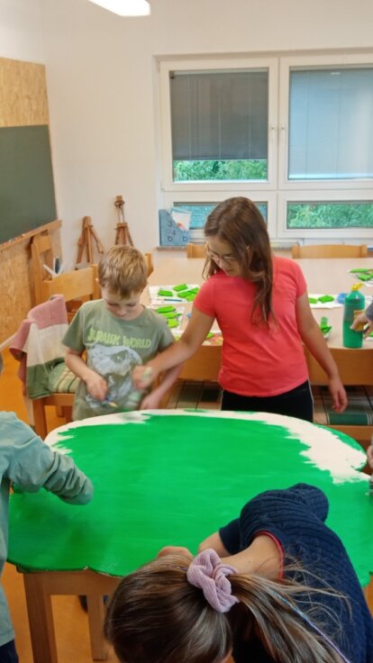 Formen – Mathematik ist spannend! Hort: Holzwerken - und schöner wird der Eingangsbereich unserer Kita Formen – Mathematik ist spannend! Hort: Holzwerken - und schöner wird der Eingangsbereich unserer Kita