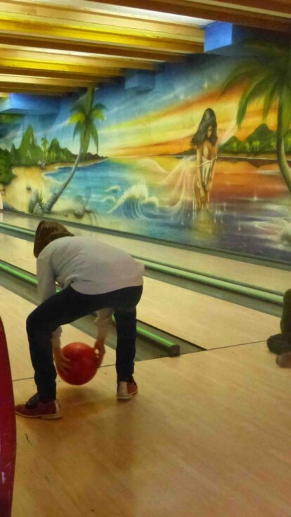 Bau auf, bau auf … – konstruieren Wir auf der Bowling-Bahn im Hotel Radeberg Bau auf, bau auf … – konstruieren Wir auf der Bowling-Bahn im Hotel Radeberg
