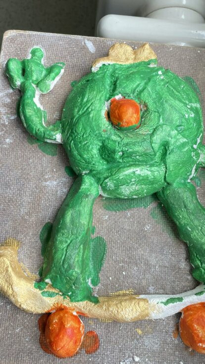 Weihnachtsbäume und - wichtel aus Holz (Klasse 5) Salzteigmonster - sehr liebe Monster (Klasse 7)